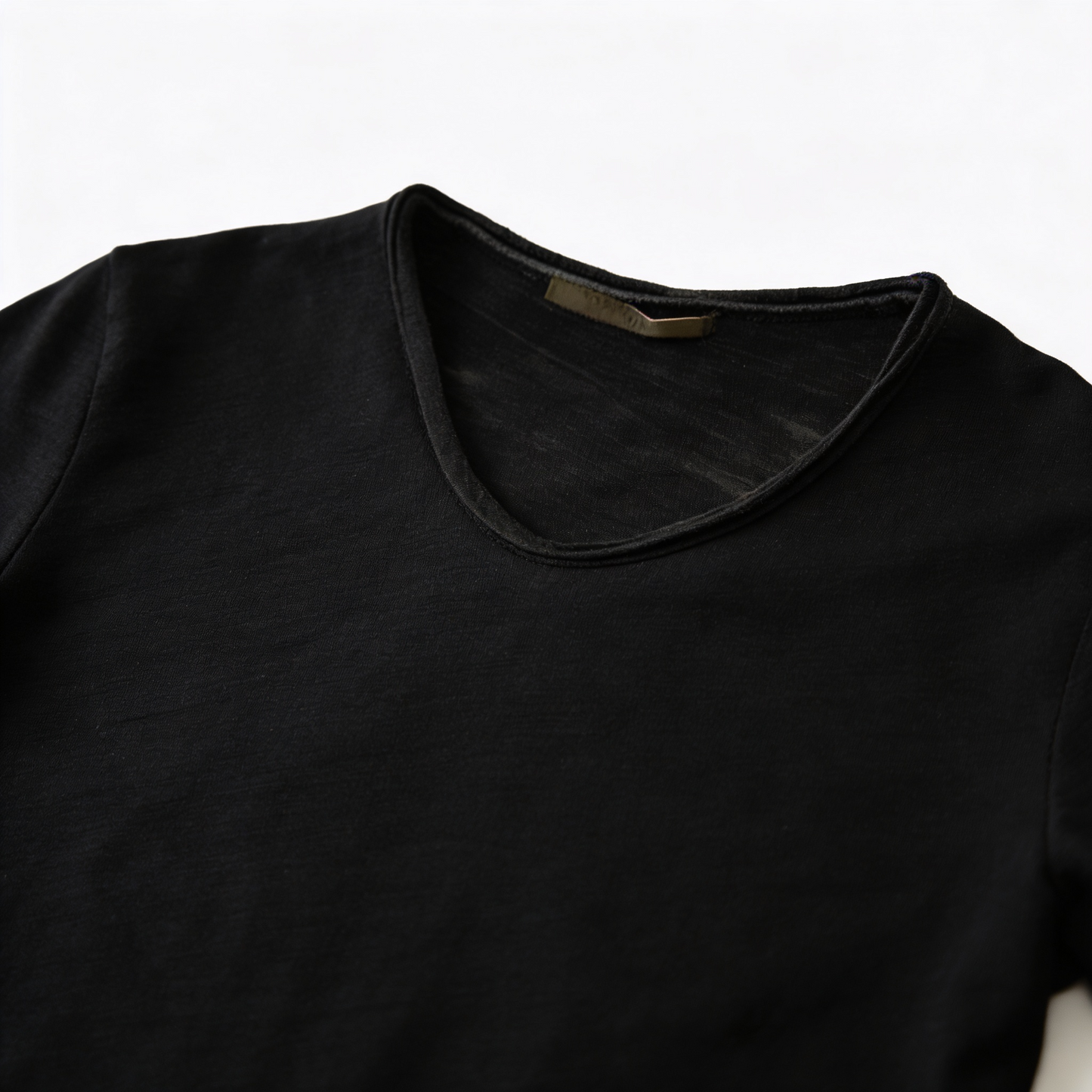 SALLQA ESSENTIAL TEE™